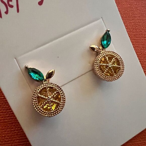 🍋 Betsey Johnson sweet & juicy sliced crystal lemon earrings 🍋 - Picture 5 of 8